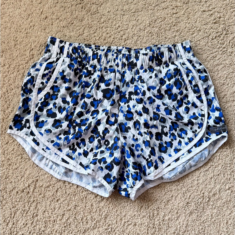 Stylish Blue Leopard Print Women's Shorts - Picture 3 of 5